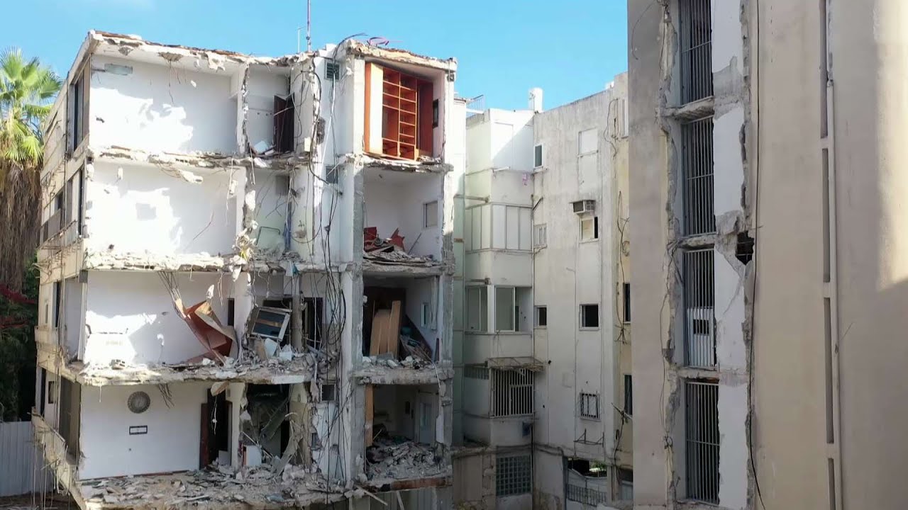 "אין לי לאן לחזור": התושבים מהבניין שקרס לפני שנה בחולון מרגישים מופקרים