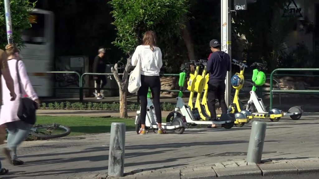 נמכרו או נגנבו: איך הגיעו הקורקינטים מגוש דן לרשות הפלסטינית?